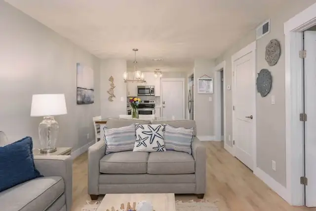 Living room at Fiddler’s Cove 20I